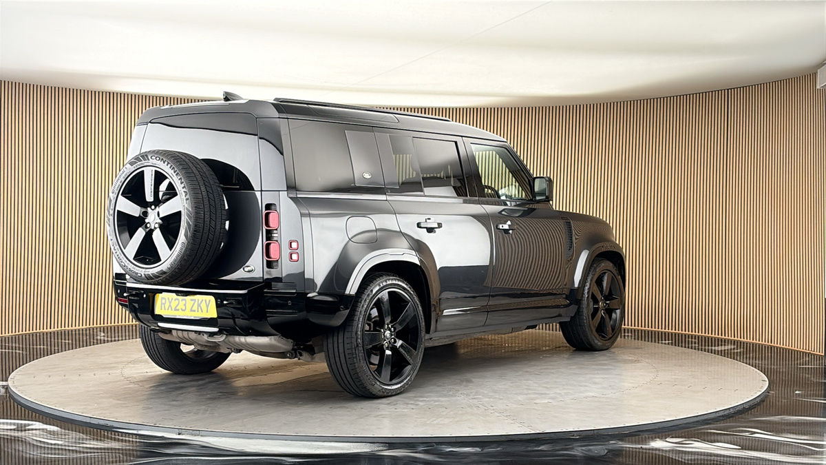 More views of Land Rover Defender 110