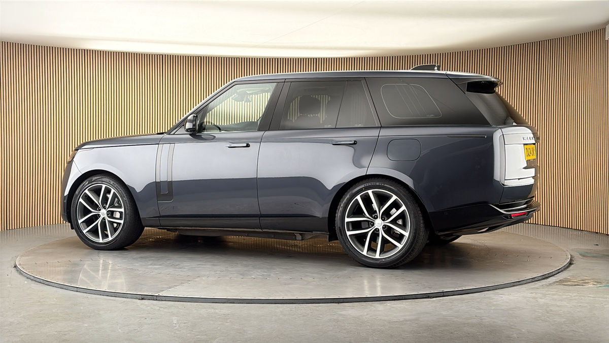 More views of Land Rover Range Rover