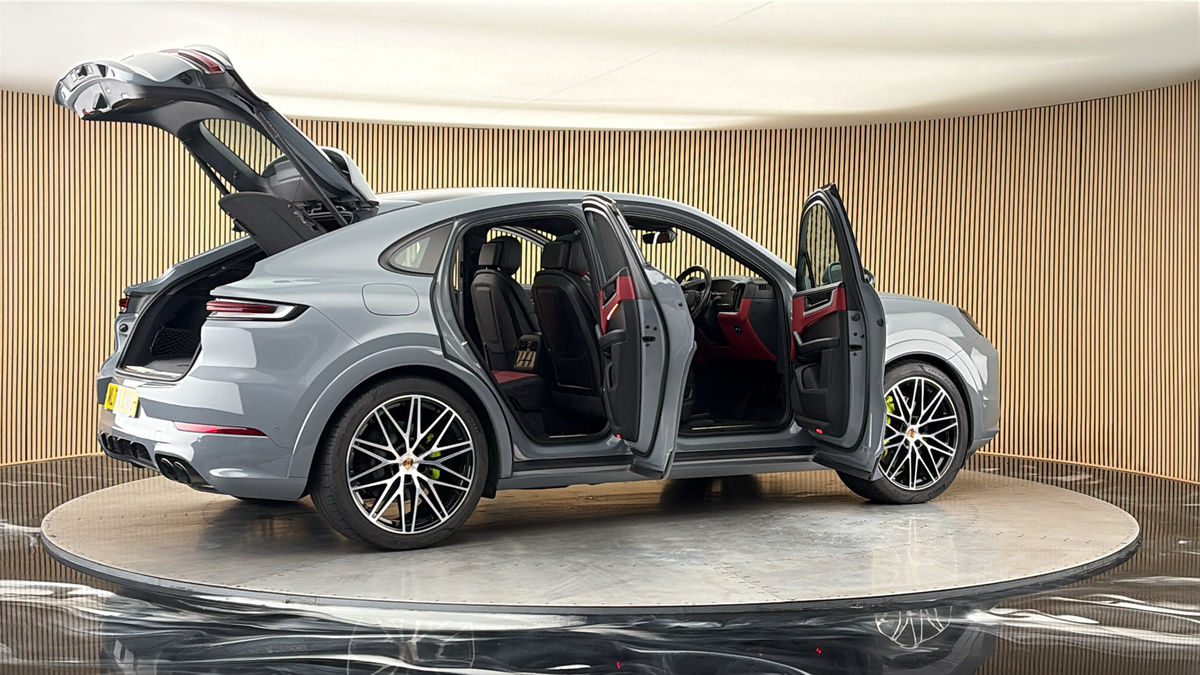 More views of Porsche Cayenne