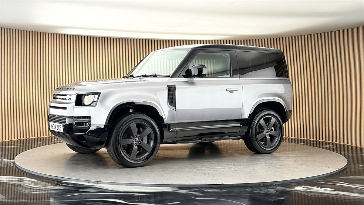 More views of Land Rover Defender 90