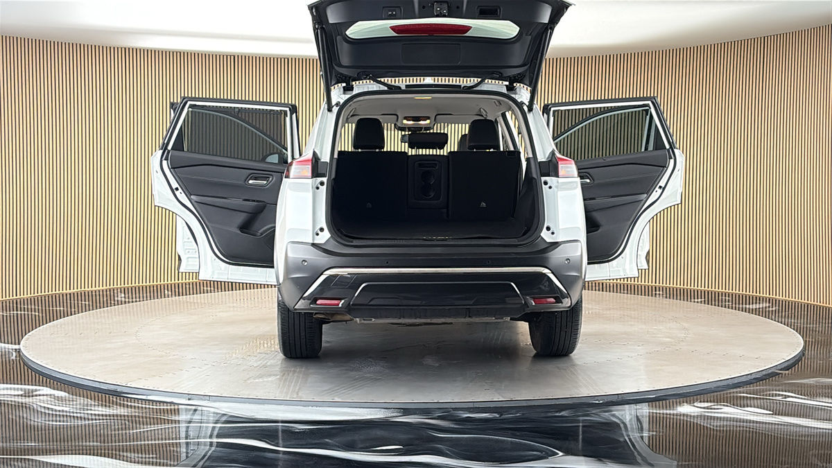 More views of Nissan X-Trail