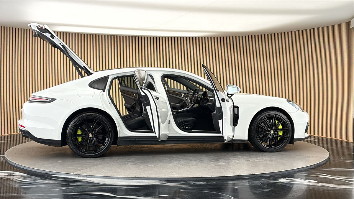More views of Porsche Panamera
