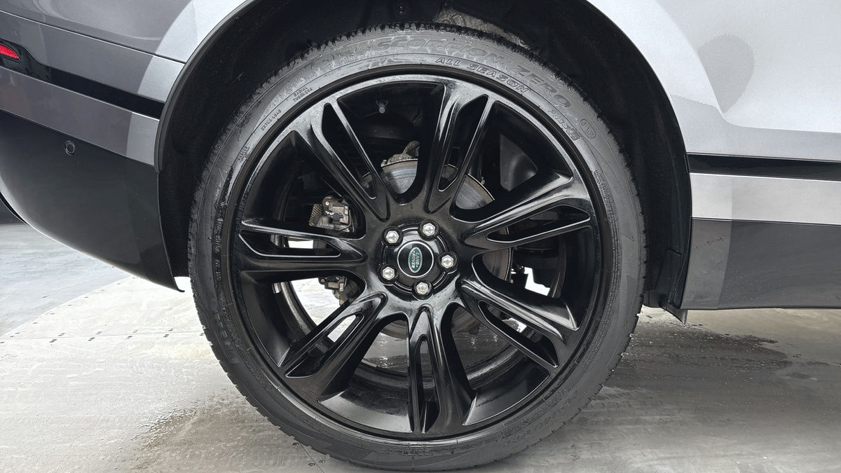 Land Rover Range Rover Velar Image 10