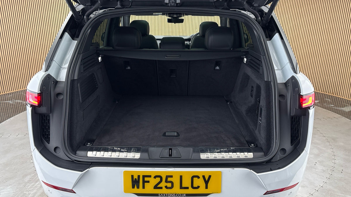 Land Rover Range Rover Sport Image 11