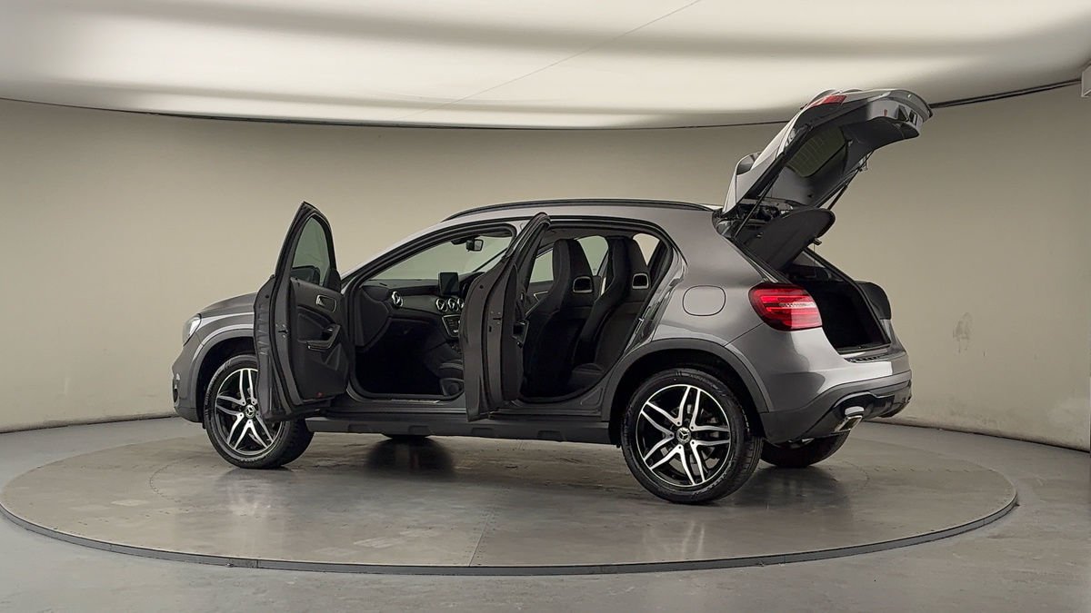 More views of Mercedes-Benz GLA