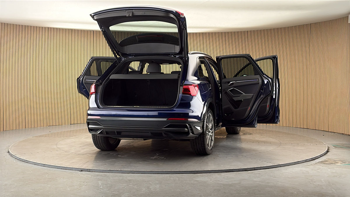 More views of Audi Q3
