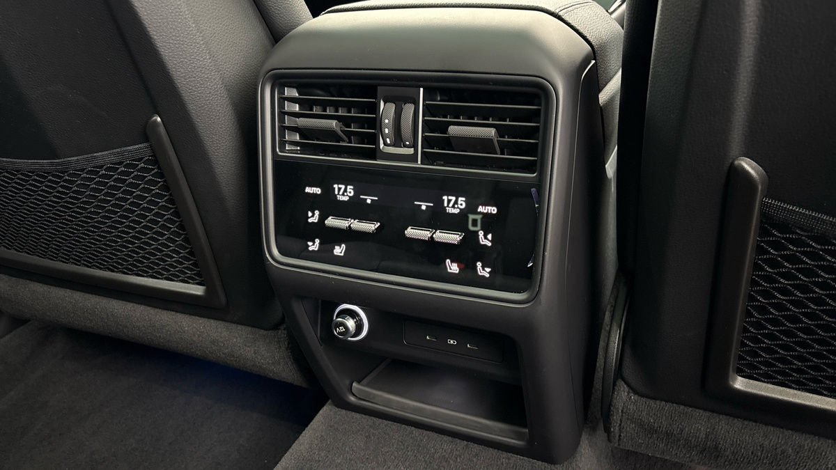 Porsche Cayenne Image 25