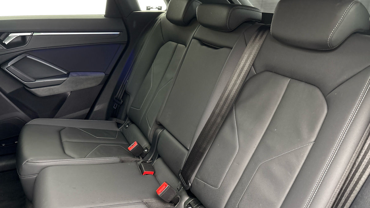 Audi Q3 Image 8