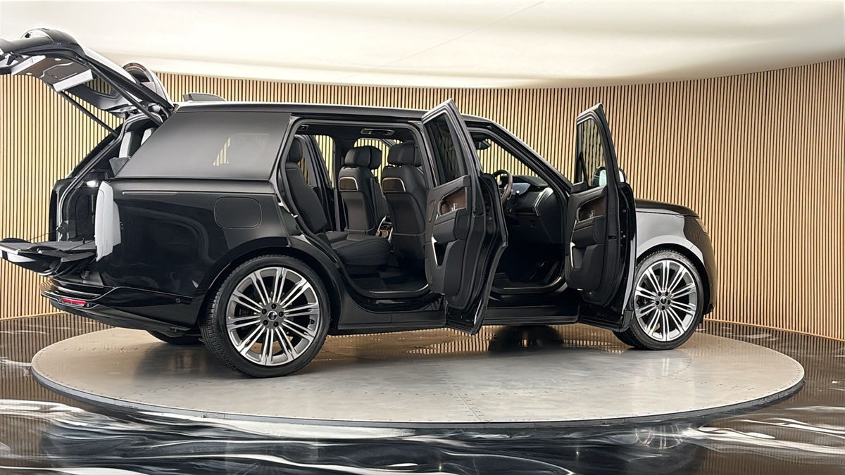 More views of Land Rover Range Rover