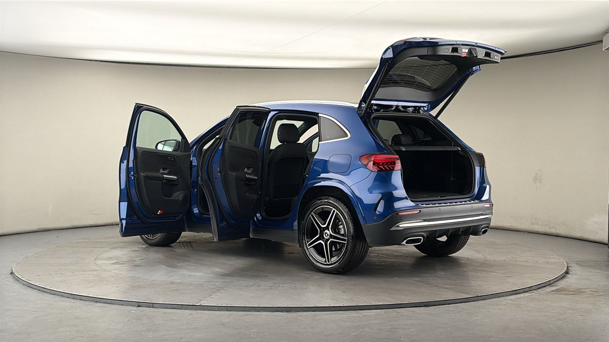 More views of Mercedes-Benz GLA