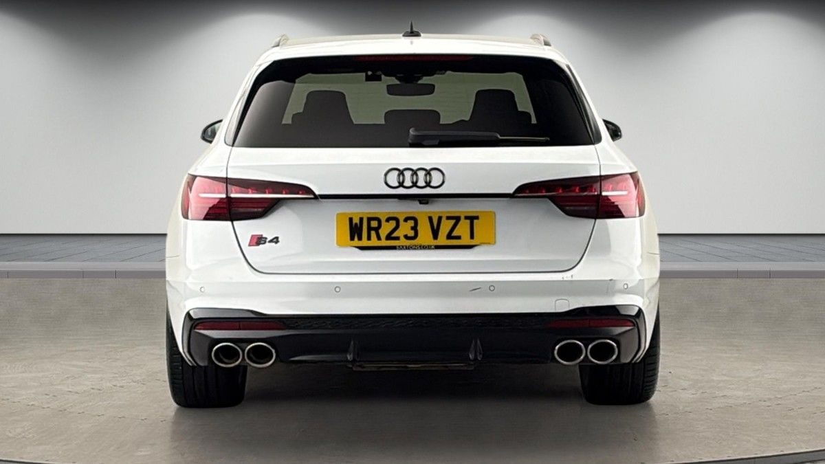 Audi S4 Avant Image 4
