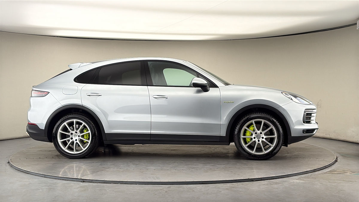 More views of Porsche Cayenne