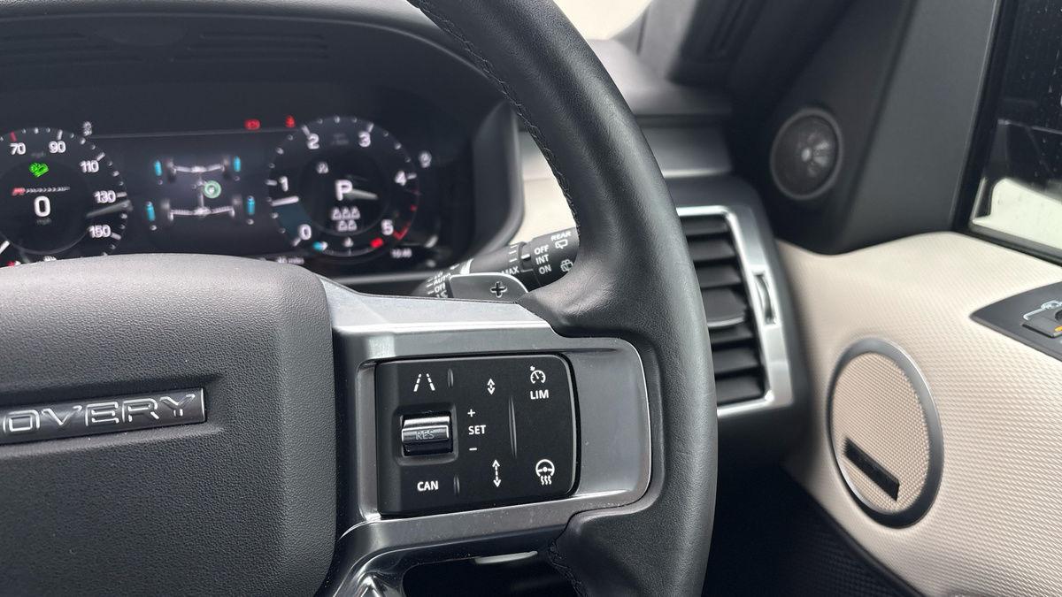 Land Rover Discovery Image 14