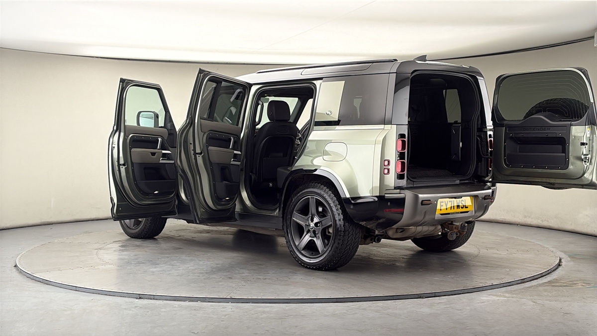 More views of Land Rover Defender 110