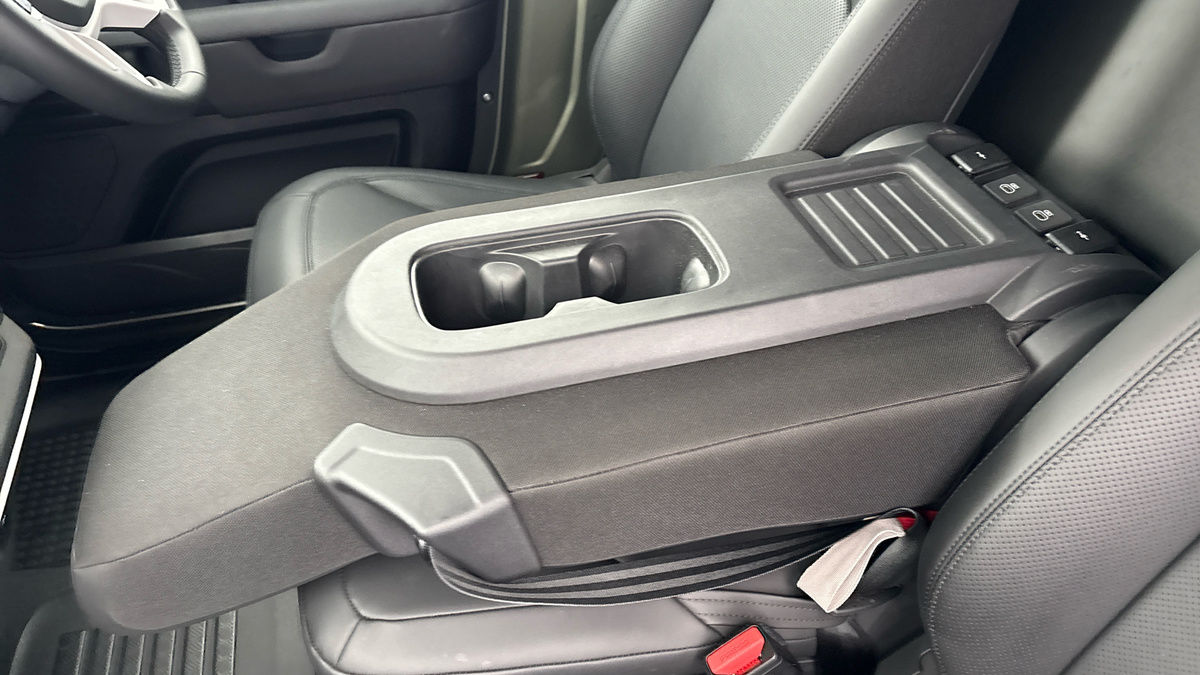 Land Rover Defender 90 Image 9