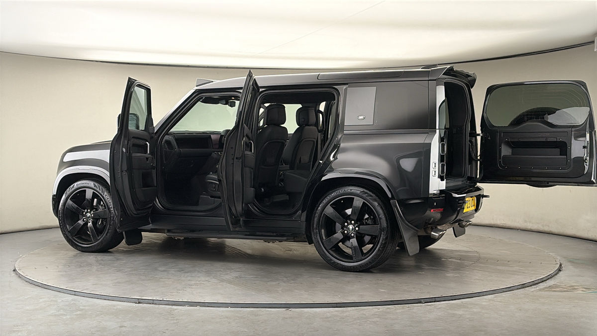 More views of Land Rover Defender 110