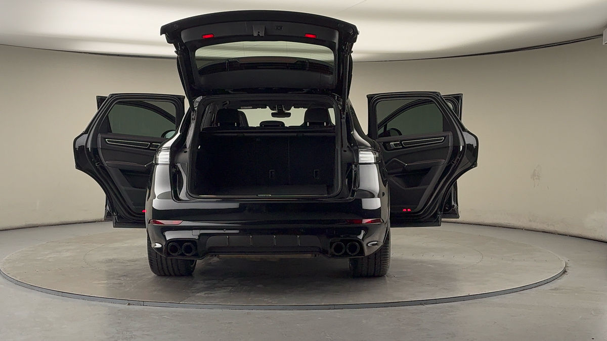 More views of Porsche Cayenne