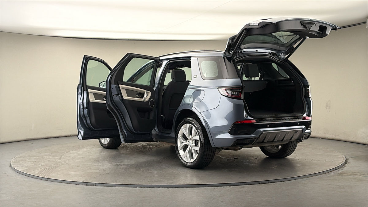 Land Rover Discovery Sport Image 23