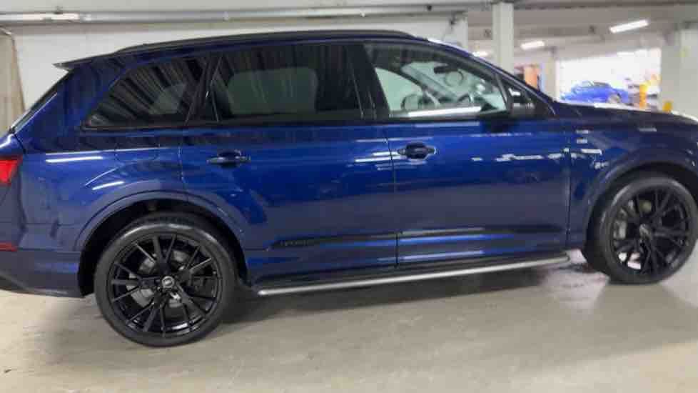 More views of Audi Q7