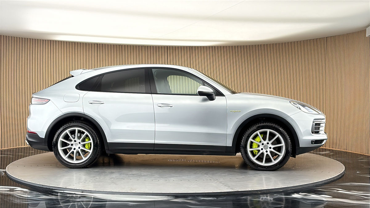 More views of Porsche Cayenne