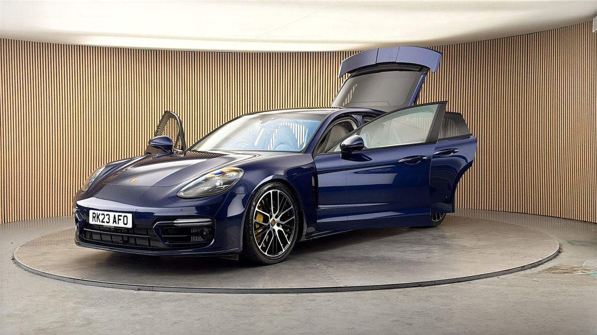 More views of Porsche Panamera