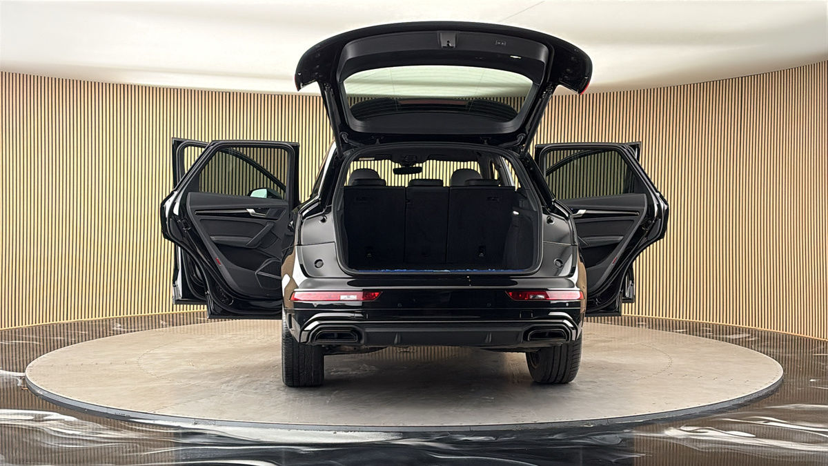 More views of Audi Q5