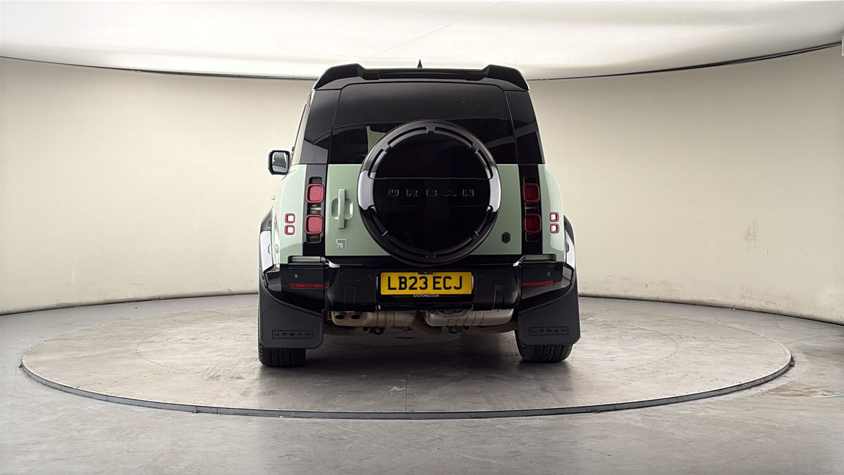 More views of Land Rover Defender 110