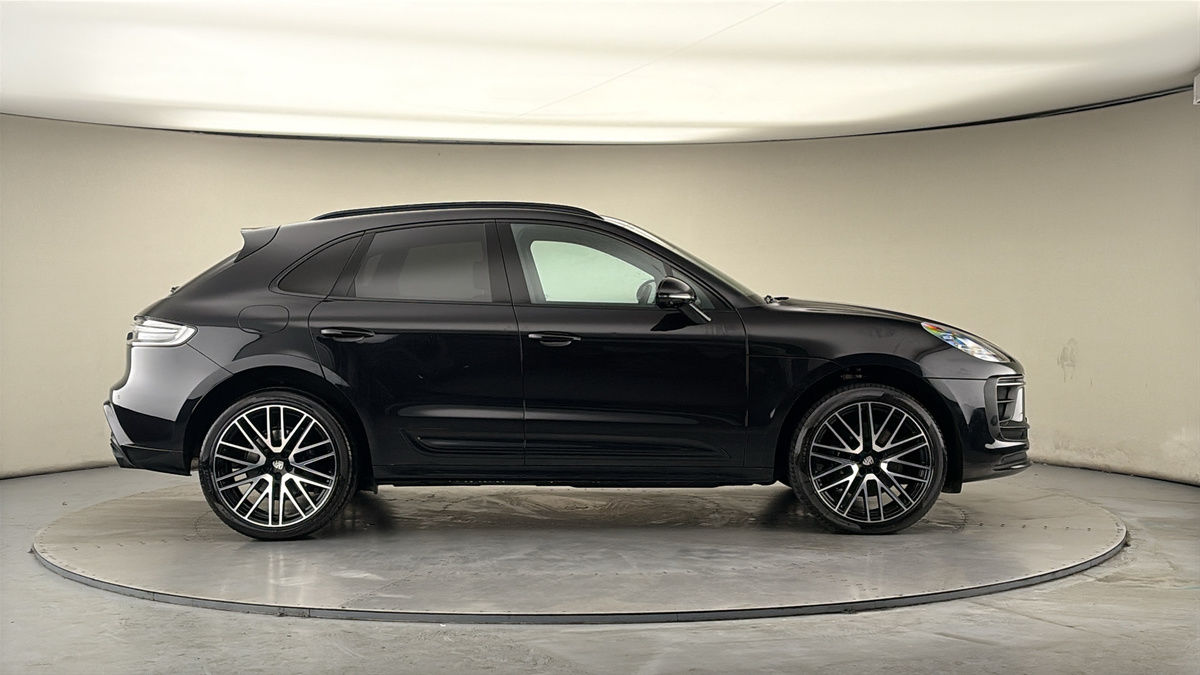 Porsche Macan Image 16
