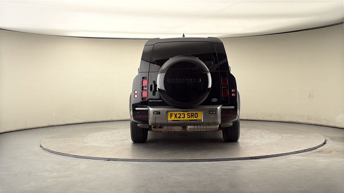Land Rover Defender 130 Image 4