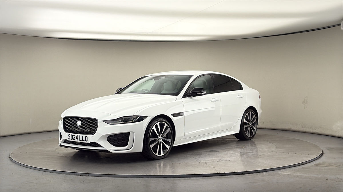 Jaguar XE Image 20