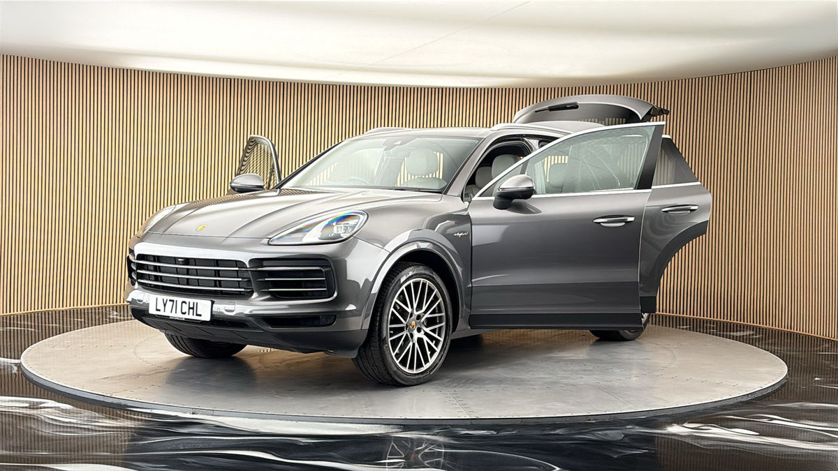 More views of Porsche Cayenne