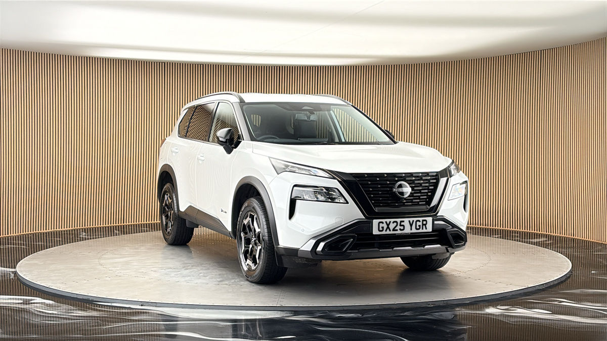 More views of Nissan X-Trail