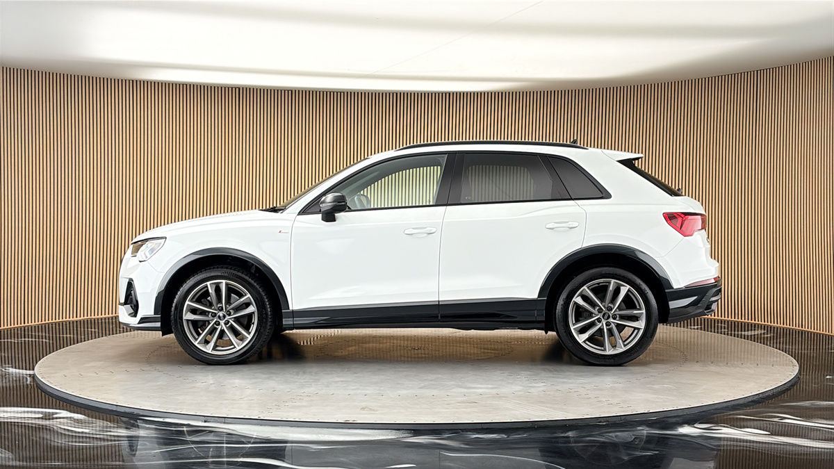 Audi Q3 Image 15