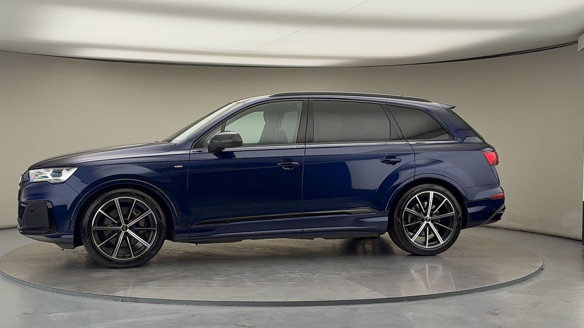 More views of Audi Q7