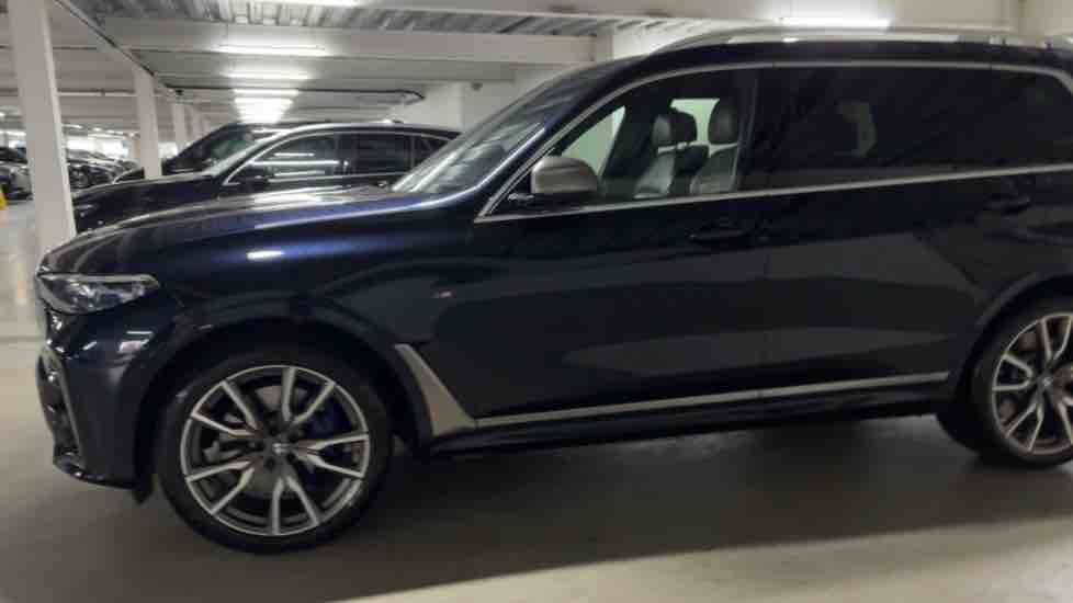 More views of BMW X7