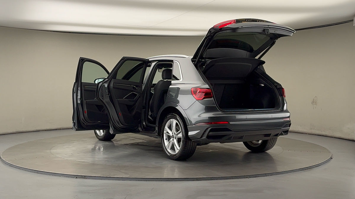 Audi Q3 Image 23
