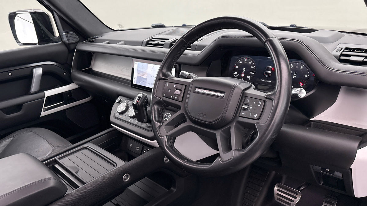 Land Rover Defender 90 Image 5