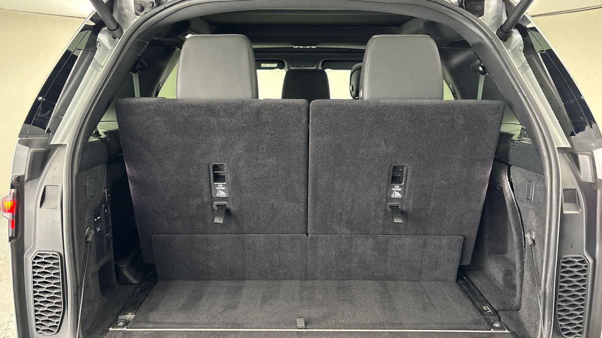 Land Rover Discovery Image 11