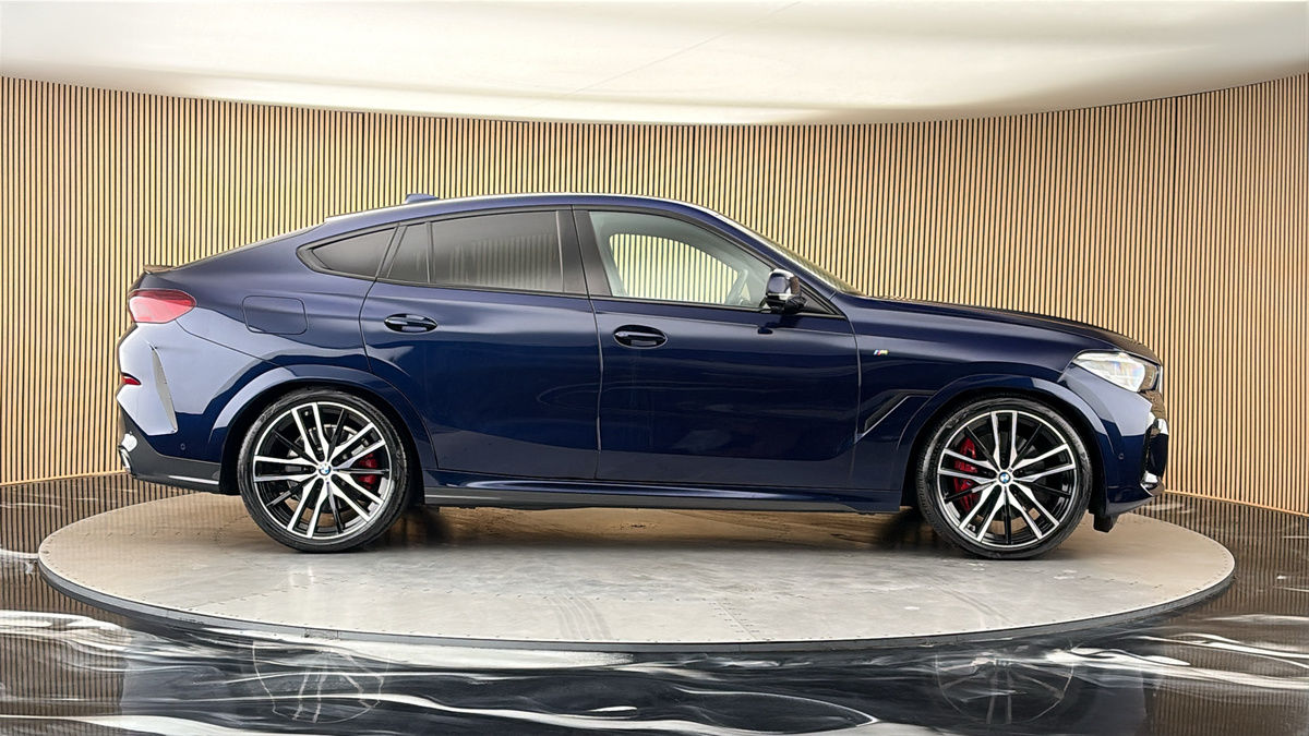 BMW X6 Image 16