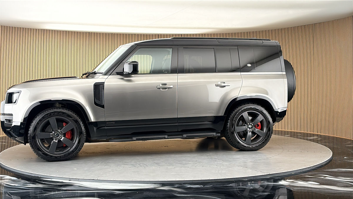More views of Land Rover Defender 110