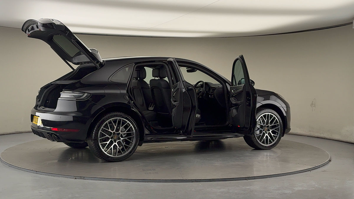 More views of Porsche Macan