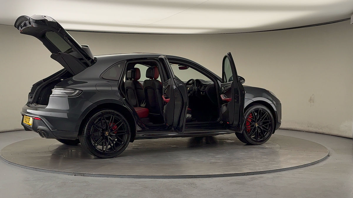 More views of Porsche Macan