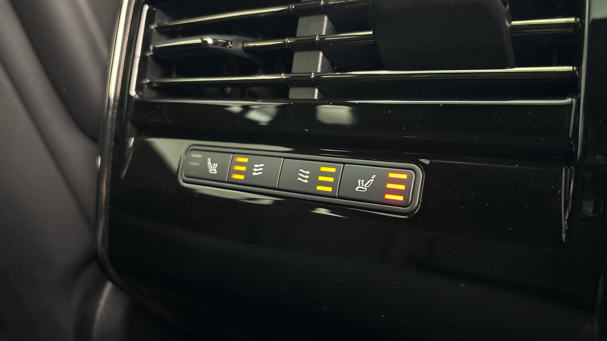 Land Rover Range Rover Sport Image 26