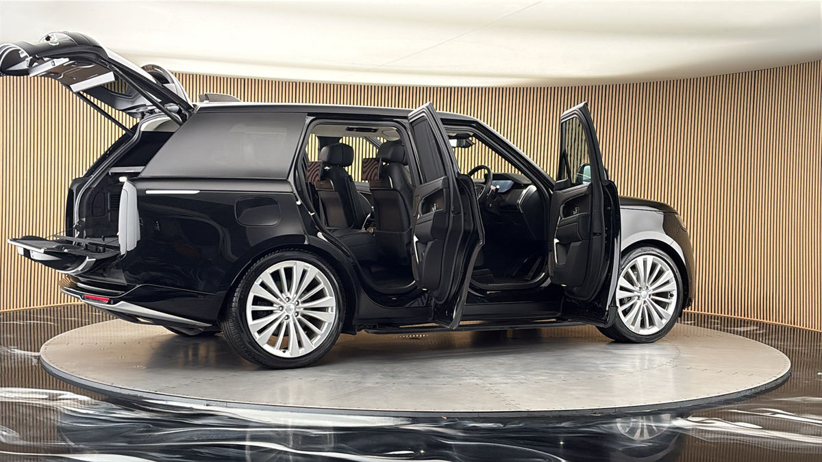More views of Land Rover Range Rover