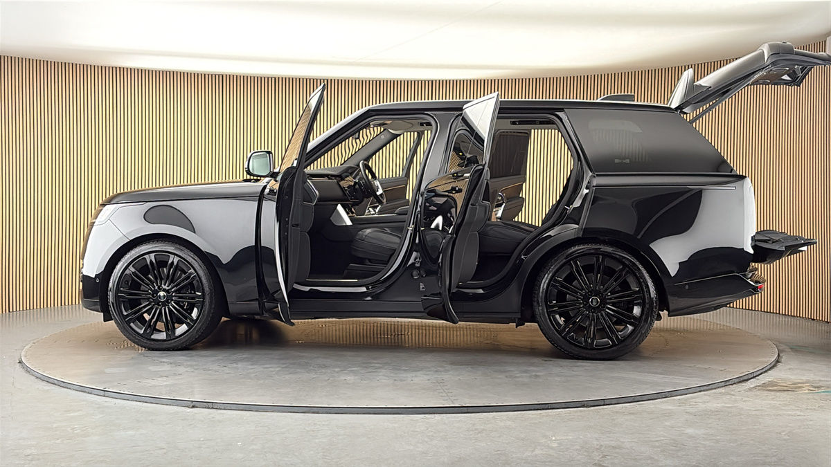 More views of Land Rover Range Rover