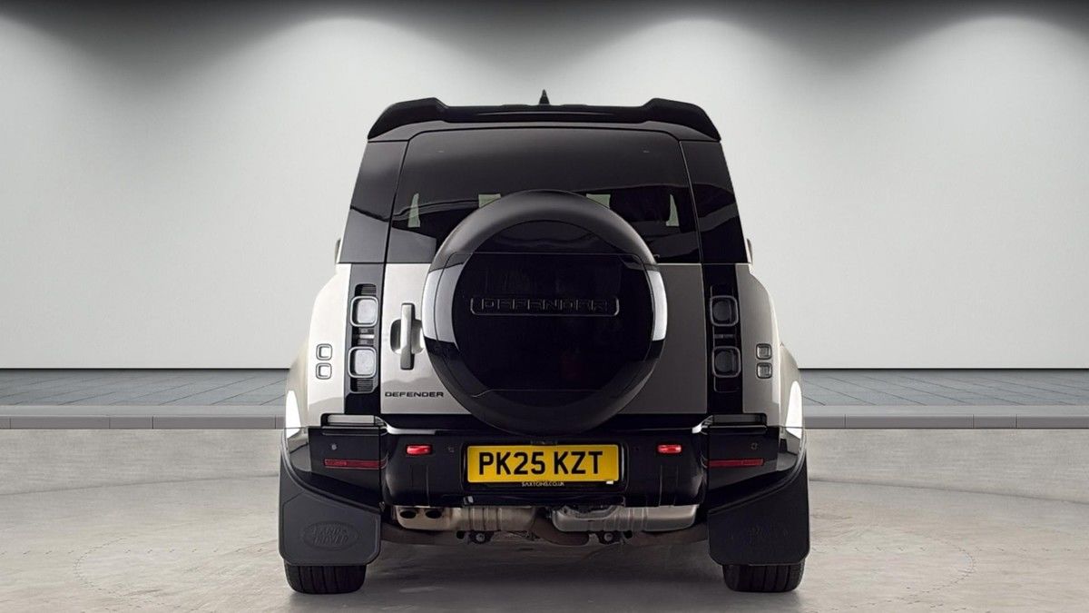 Land Rover Defender 90 Image 4