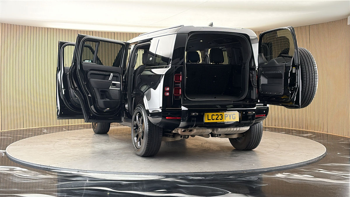 More views of Land Rover Defender 110
