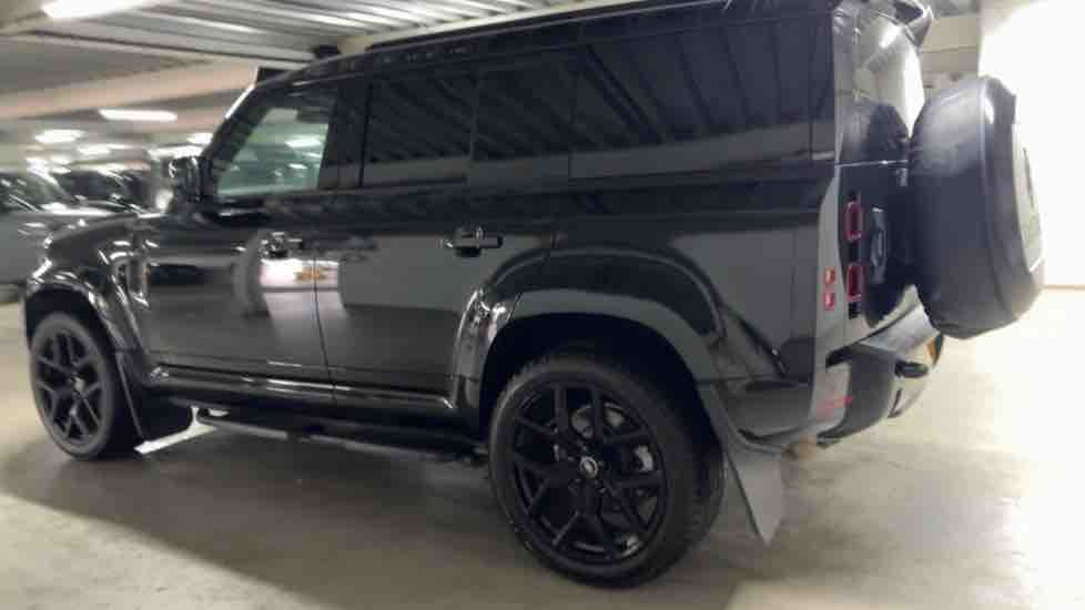 More views of Land Rover Defender 110