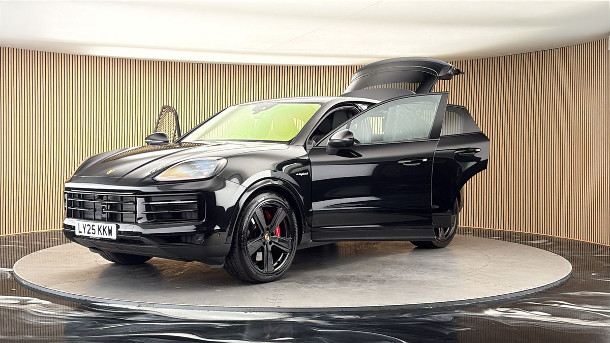 More views of Porsche Cayenne