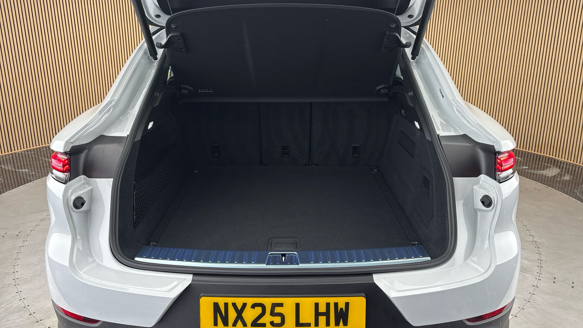 Porsche Cayenne Image 11